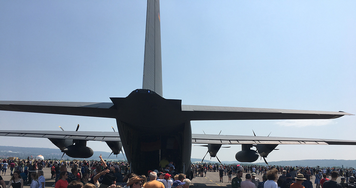 Tag der Bundeswehr 2023 in Bückeburg: C-130J-30