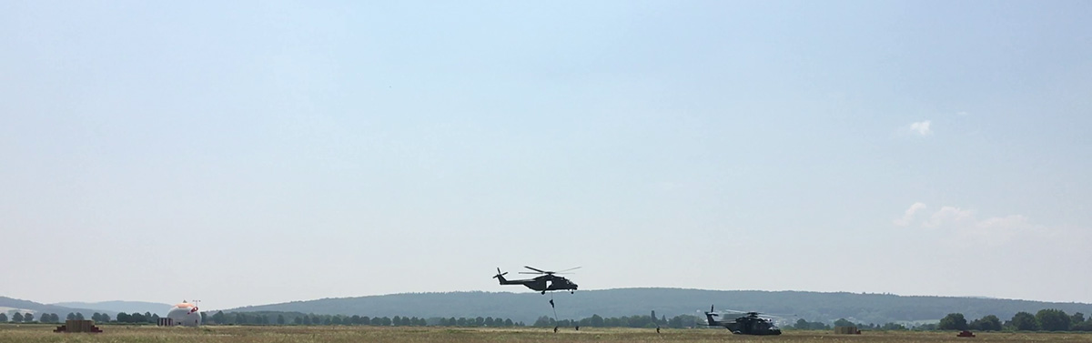 Tag der Bundeswehr 2023 in Bückeburg: Luftlandeübung mit NH-90